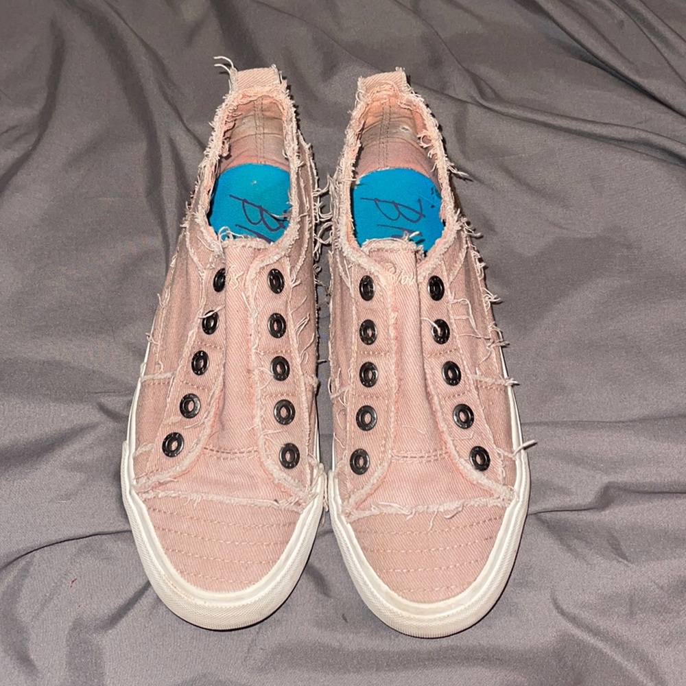 Blow fish sneakers